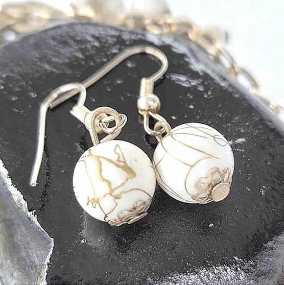 Vintage Silver Faux Pearl Cluster Gold Drizzle Timeless Bauble Necklace Set - Picture 3 of 11